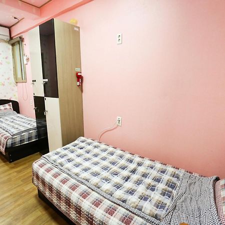 Funstay Inn Guesthouse Busan Room photo